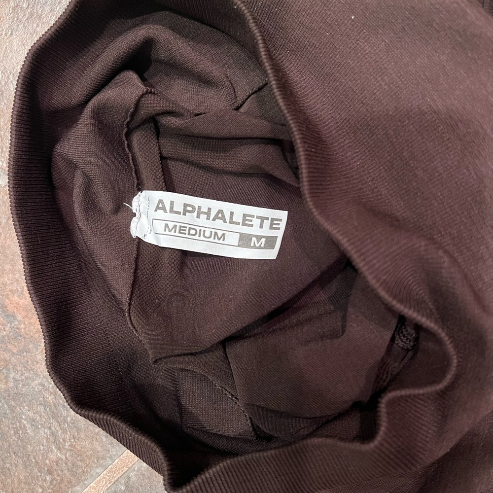 Alphalete amplify contour shorts